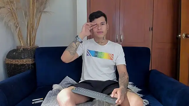 Snapshot of jamesinked_ chatting on November 2025 05:15:02 PM jamesinked online show from November 2025 05:15:02 PM