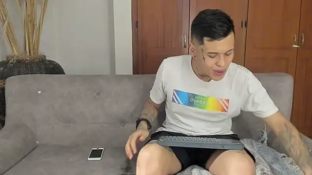 Snapshot of jamesinked_ chatting on November 2025 10:24:01 PM jamesinked online show from November 2025 10:24:01 PM