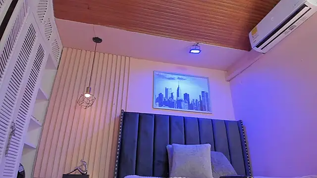 viiolett lee online show from November 2025 10:42:02 PM