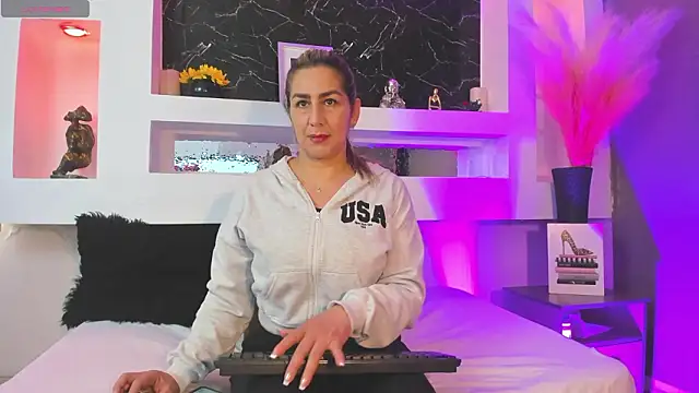 Cinthya mjs online show from March 2026 12:09:01 PM