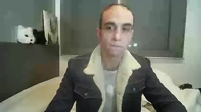 Snapshot of Lepetitmarcel chatting on March 2025 03:18:02 PM Lepetitmarcel online show from March 2025 03:18:02 PM