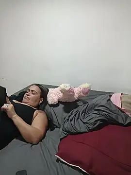Milfvalesk online show from May 2026 02:44:01 PM
