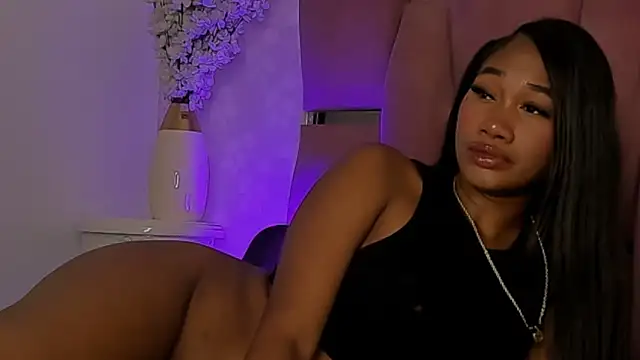 Snapshot of vayoleen chatting on October 2025 04:45:01 AM vayoleen online show from October 2025 04:45:01 AM