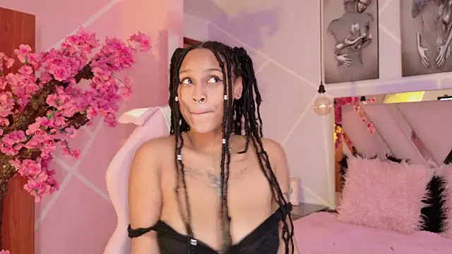 Snapshot of Elith_noa chatting on October 2025 07:45:01 PM Elith noa online show from October 2025 07:45:01 PM