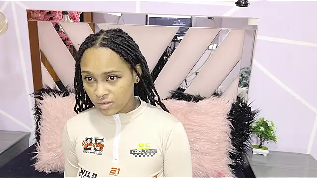 Snapshot of Elith_noa chatting on December 2025 08:27:01 PM Elith noa online show from December 2025 08:27:01 PM