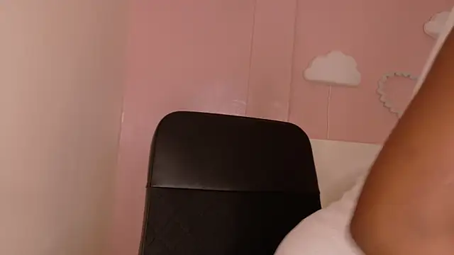 briannajackson  online show from November 2025 07:47:02 PM