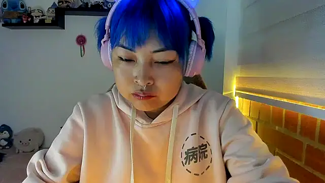 Snapshot of Shaddycute_ chatting on October 2025 10:05:02 AM Shaddycute online show from October 2025 10:05:02 AM