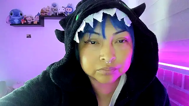 Shaddycute  online show from November 2025 05:07:01 AM