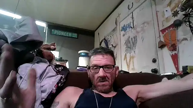 Snapshot of gettinit2wice chatting on October 2025 12:49:01 PM gettinit2wice online show from October 2025 12:49:01 PM