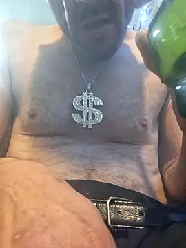 Snapshot of gettinit2wice chatting on December 2025 09:58:02 AM gettinit2wice online show from December 2025 09:58:02 AM