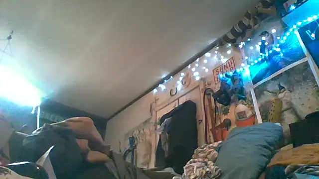 Snapshot of gettinit2wice chatting on December 2025 11:27:02 AM gettinit2wice online show from December 2025 11:27:02 AM