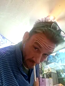 Snapshot of gettinit2wice chatting on March 2026 05:33:02 AM gettinit2wice online show from March 2026 05:33:02 AM