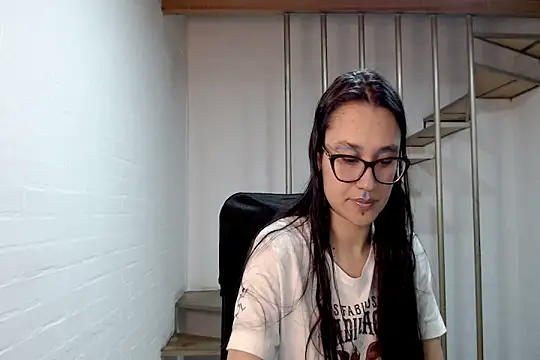 Jessie Desire online show from November 2025 01:38:01 AM