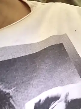 florecita9 online show from November 2025 05:44:01 PM