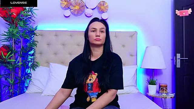 Snapshot of DaliyaArabian chatting on February 2025 12:43:02 PM DaliyaArabian online show from February 2025 12:43:02 PM