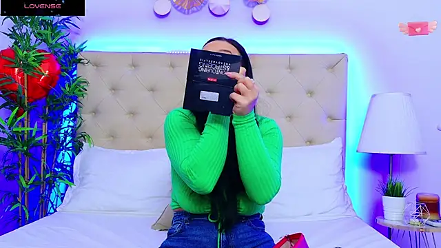 Snapshot of DaliyaArabian chatting on March 2025 12:47:02 PM DaliyaArabian online show from March 2025 12:47:02 PM