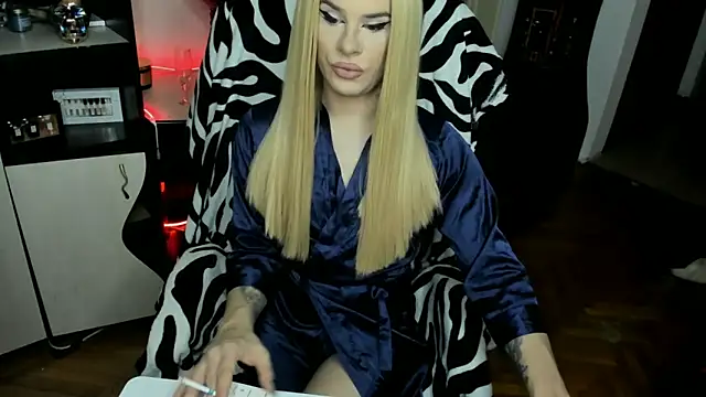 EvelynLexy online show from November 2025 09:41:02 PM