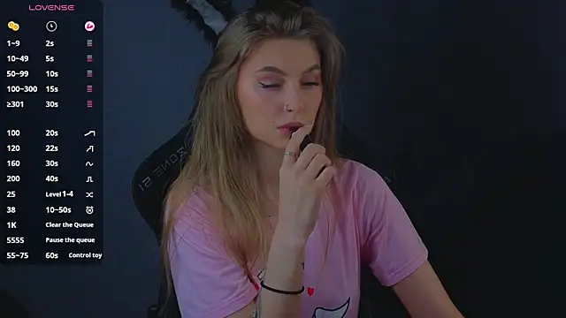 Snapshot of Saillise chatting on December 2025 11:10:01 PM Saillise online show from December 2025 11:10:01 PM