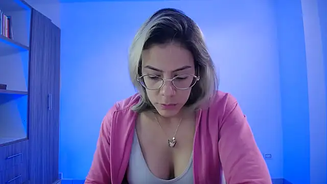 candydowson1 online show from November 2025 02:43:02 PM