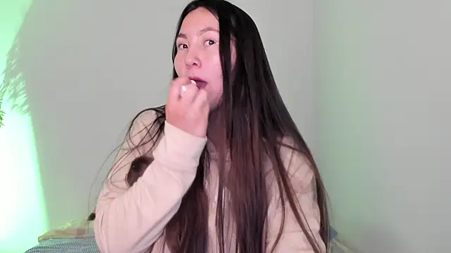 Elle Lee  online show from February 2025 09:47:02 PM