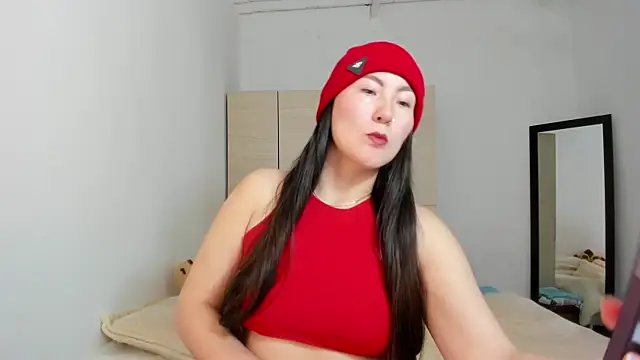 Elle Lee  online show from September 2025 01:55:01 PM