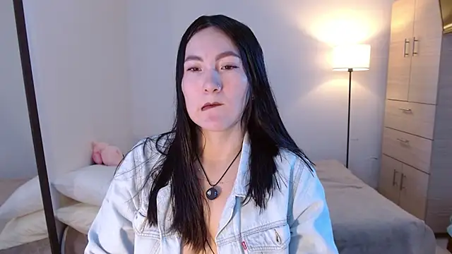 Snapshot of Elle_Lee_ chatting on March 2026 04:56:02 PM Elle Lee online show from March 2026 04:56:02 PM