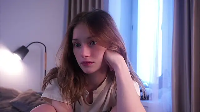 Snapshot of EdlinHargus chatting on October 2025 03:03:02 AM EdlinHargus online show from October 2025 03:03:02 AM