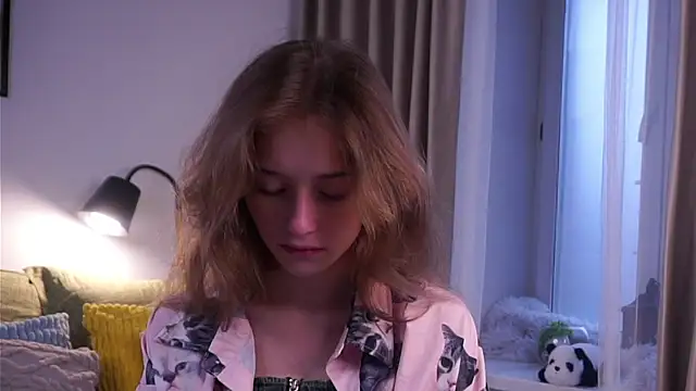 Snapshot of EdlinHargus chatting on October 2025 01:41:02 AM EdlinHargus online show from October 2025 01:41:02 AM