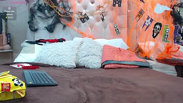 La Crespa x online show from October 2025 12:16:02 PM