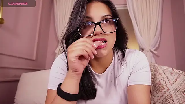 Snapshot of Sophia_wilsonn_ chatting on February 2026 05:19:01 PM Sophia wilsonn online show from February 2026 05:19:01 PM