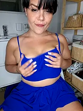 Snapshot of Xladycharme chatting on May 2026 12:18:01 AM Xladycharme online show from May 2026 12:18:01 AM