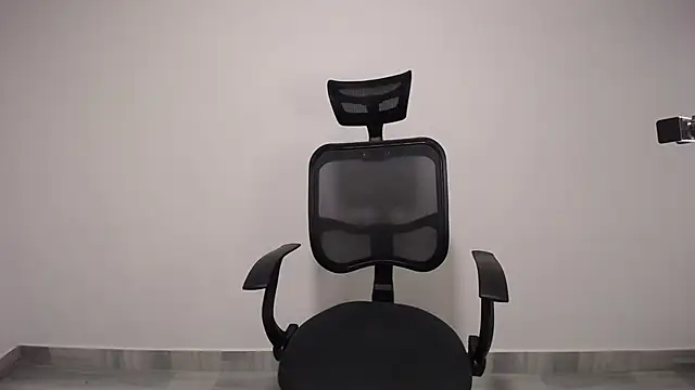 Snapshot of present_the_magic chatting on December 2024 05:20:01 AM present the magic online show from December 2024 05:20:01 AM