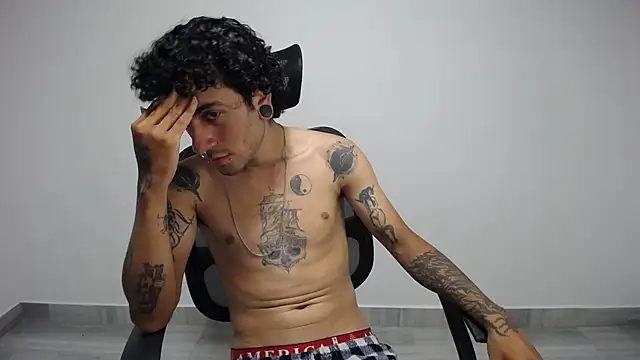 Snapshot of present_the_magic chatting on December 2024 08:26:01 AM present the magic online show from December 2024 08:26:01 AM