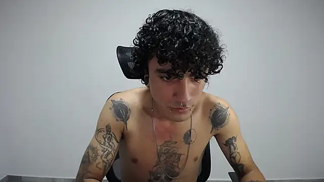 Snapshot of present_the_magic chatting on December 2024 07:29:01 PM present the magic online show from December 2024 07:29:01 PM