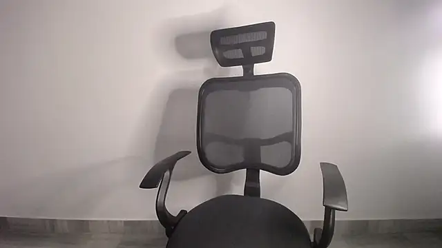 Snapshot of present_the_magic chatting on January 2025 01:08:01 AM present the magic online show from January 2025 01:08:01 AM