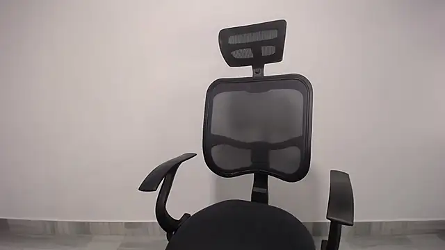 Snapshot of present_the_magic chatting on January 2025 04:10:01 AM present the magic online show from January 2025 04:10:01 AM