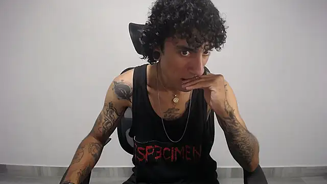 Snapshot of present_the_magic chatting on January 2025 06:34:01 AM present the magic online show from January 2025 06:34:01 AM