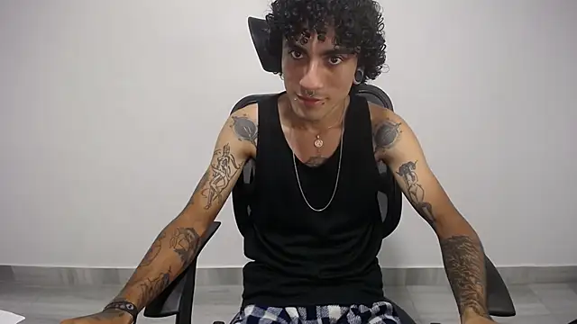 Snapshot of present_the_magic chatting on February 2025 02:19:01 AM present the magic online show from February 2025 02:19:01 AM