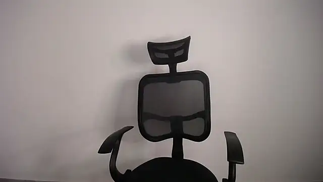 Snapshot of present_the_magic chatting on February 2025 08:53:01 PM present the magic online show from February 2025 08:53:01 PM