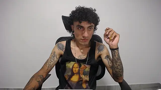 Snapshot of present_the_magic chatting on February 2025 05:36:01 AM present the magic online show from February 2025 05:36:01 AM