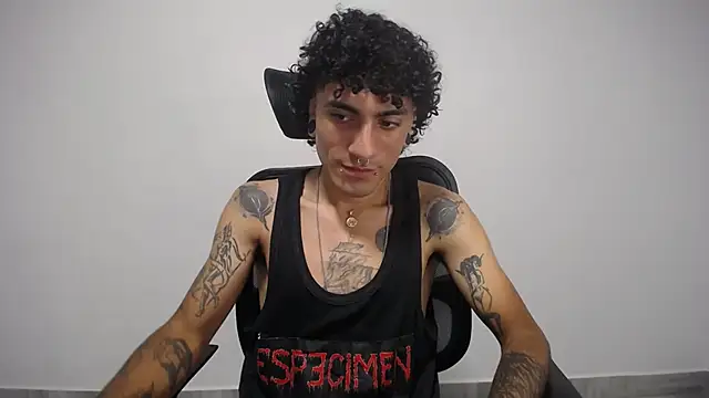 Snapshot of present_the_magic chatting on February 2025 05:37:01 AM present the magic online show from February 2025 05:37:01 AM