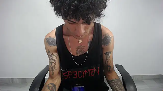 Snapshot of present_the_magic chatting on February 2025 02:14:01 AM present the magic online show from February 2025 02:14:01 AM