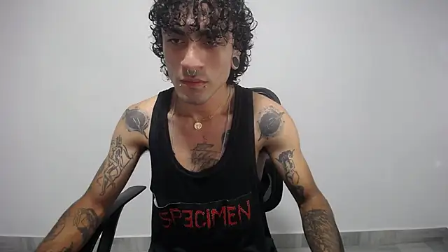 Snapshot of present_the_magic chatting on February 2025 01:13:01 AM present the magic online show from February 2025 01:13:01 AM