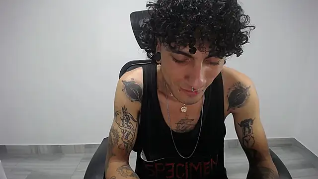 Snapshot of present_the_magic chatting on February 2025 05:56:02 AM present the magic online show from February 2025 05:56:02 AM