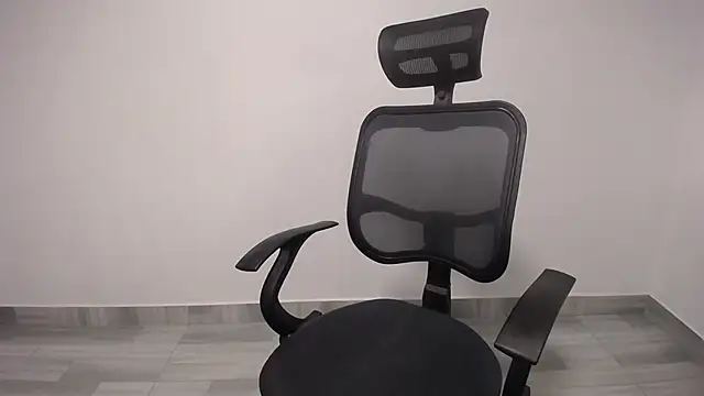 Snapshot of present_the_magic chatting on February 2025 05:45:01 AM present the magic online show from February 2025 05:45:01 AM