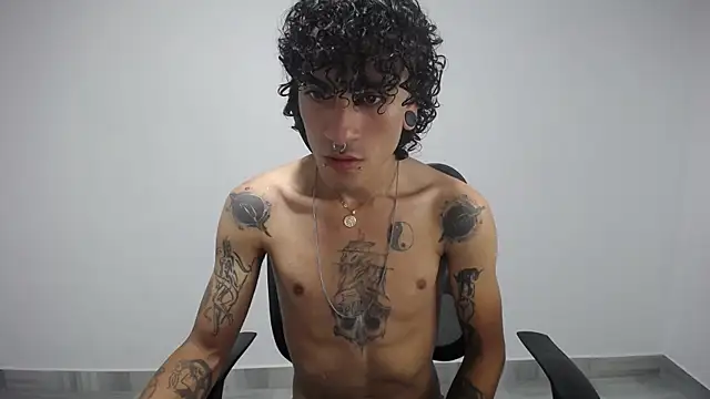 Snapshot of present_the_magic chatting on February 2025 03:12:02 AM present the magic online show from February 2025 03:12:02 AM