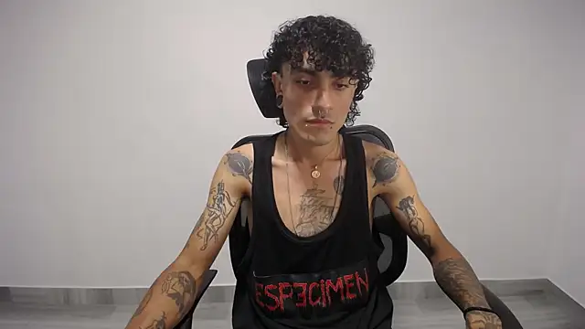 Snapshot of present_the_magic chatting on February 2025 01:21:02 AM present the magic online show from February 2025 01:21:02 AM