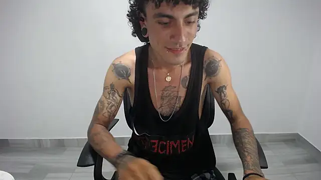 Snapshot of present_the_magic chatting on February 2025 04:25:01 AM present the magic online show from February 2025 04:25:01 AM