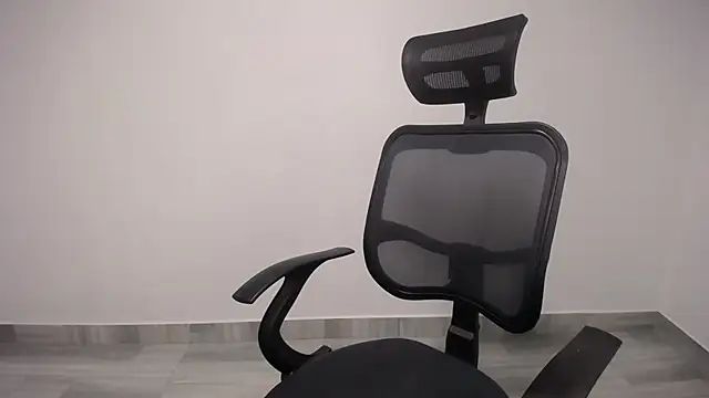 Snapshot of present_the_magic chatting on March 2025 06:12:02 AM present the magic online show from March 2025 06:12:02 AM