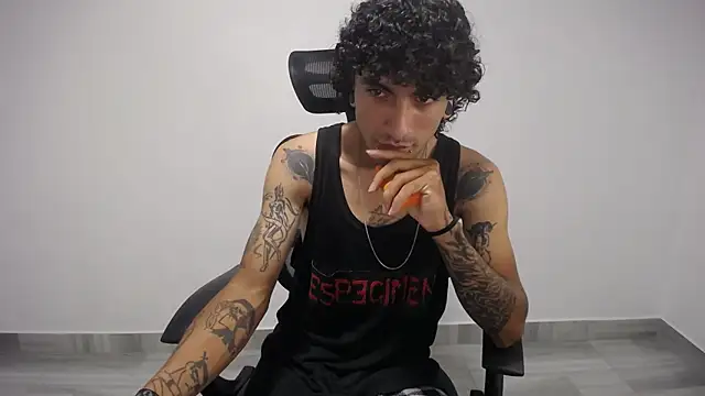 Snapshot of present_the_magic chatting on March 2025 03:58:02 AM present the magic online show from March 2025 03:58:02 AM